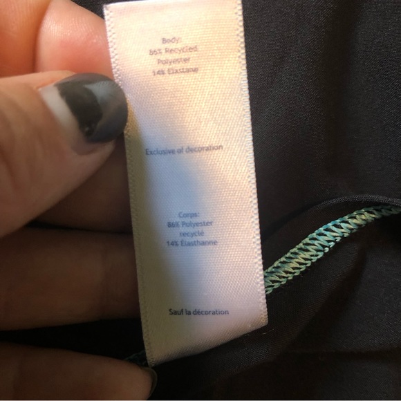 Ivivva Set Motion Tank Black V-Neck Laser Cut Back - Picture 6 of 10